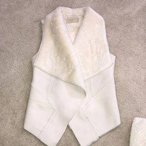 Super cute faux fur lined vest!size small